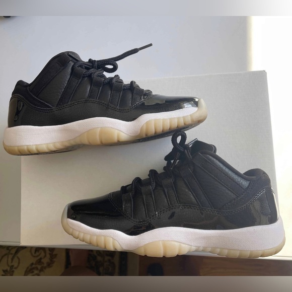 Air Jordan 11 Retro Low GS '72-10' (5Y/6.5W) 528896-001 - Picture 4 of 10